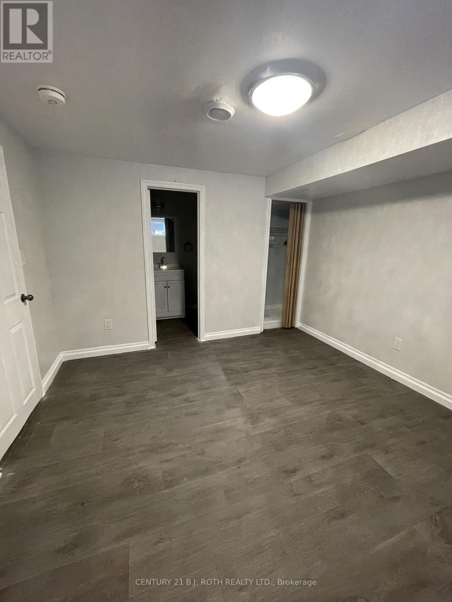 8 Daphne Crescent, Barrie, Ontario  L4M 2Y8 - Photo 8 - S12600376