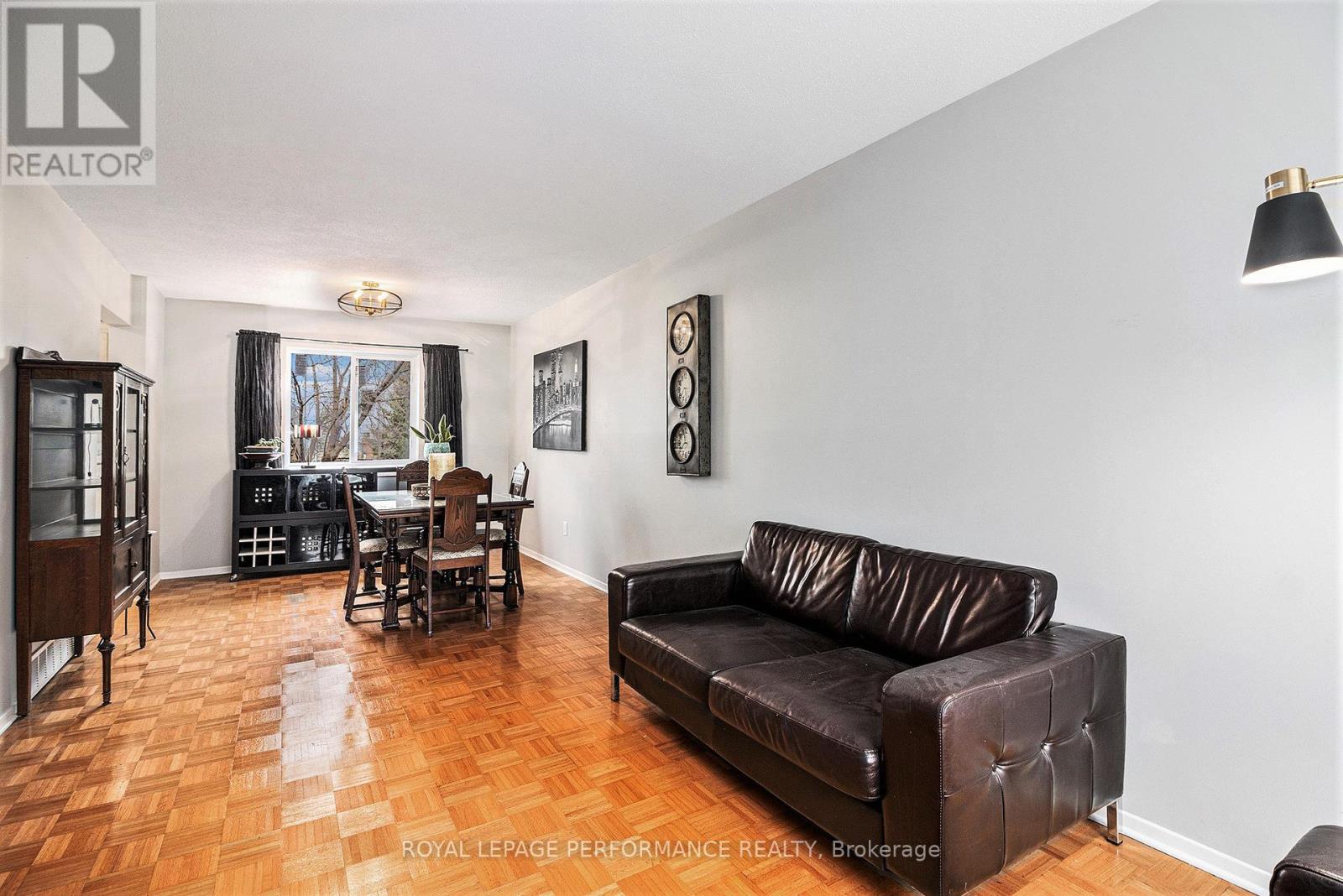 6349 St Louis Drive, Ottawa, Ontario  K1C 2X9 - Photo 5 - X12559720