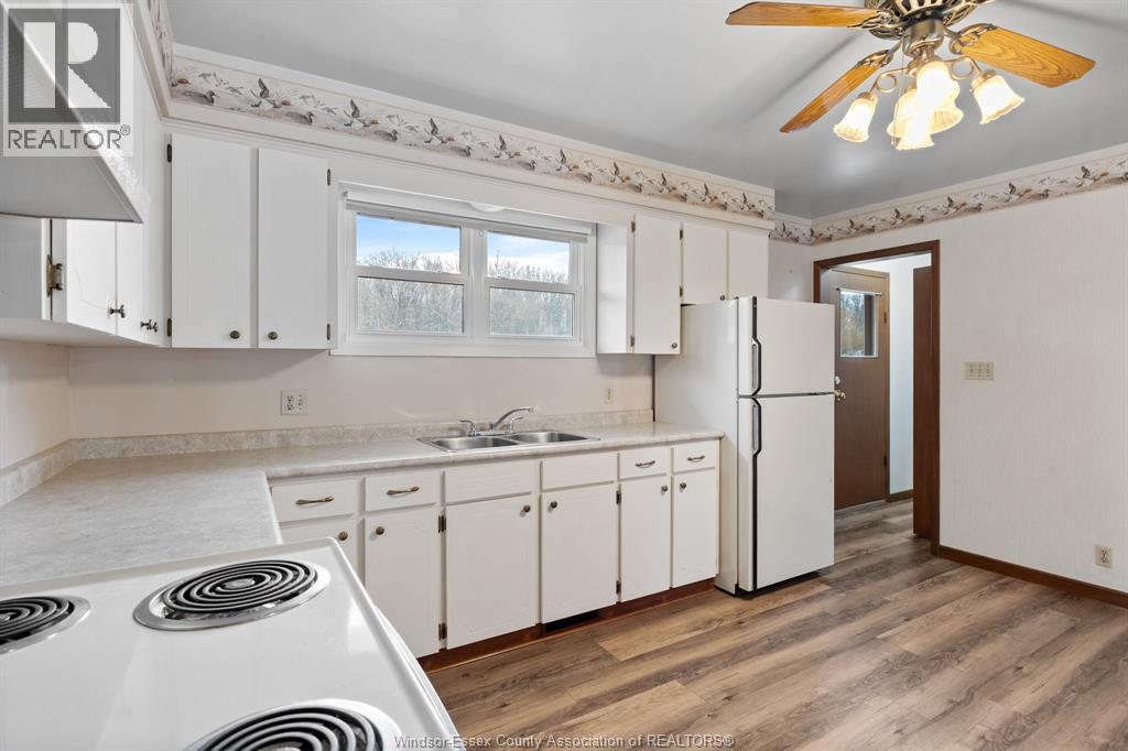 90 County Rd 29 (Division Rd), Kingsville, Ontario  N0R 1B0 - Photo 10 - 25031144