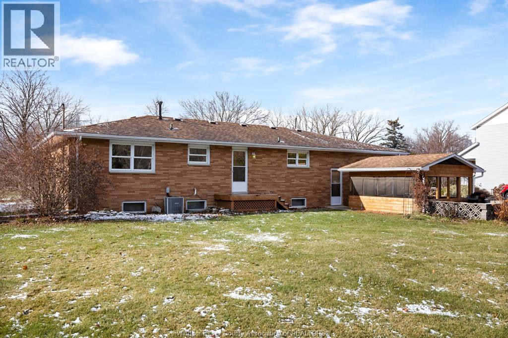 90 County Rd 29 (Division Rd), Kingsville, Ontario  N0R 1B0 - Photo 24 - 25031144