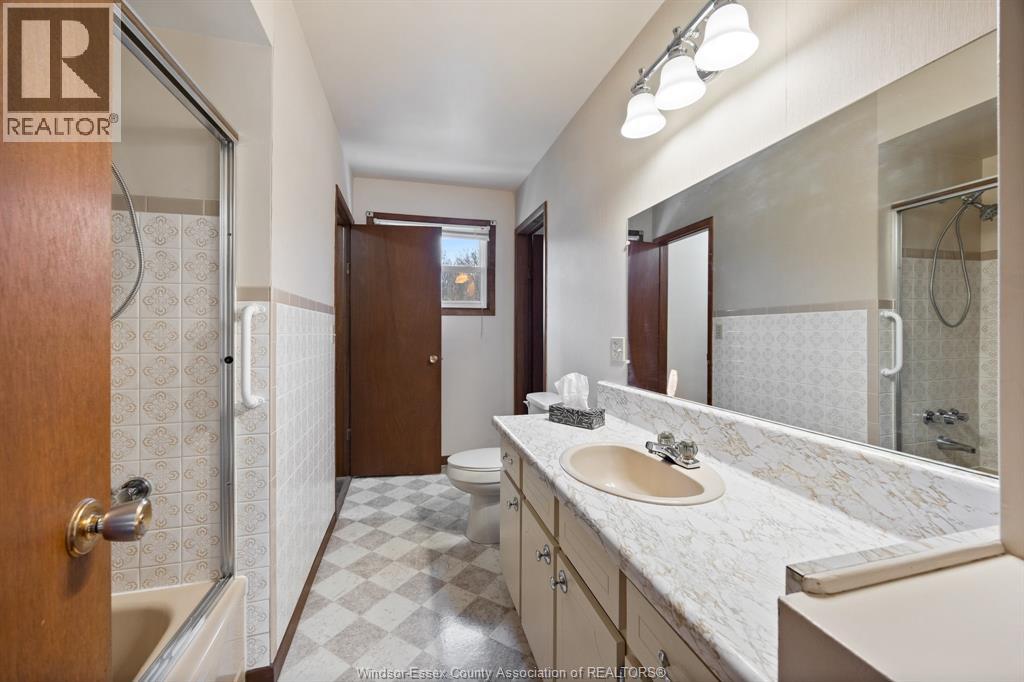 90 County Rd 29 (Division Rd), Kingsville, Ontario  N0R 1B0 - Photo 14 - 25031144