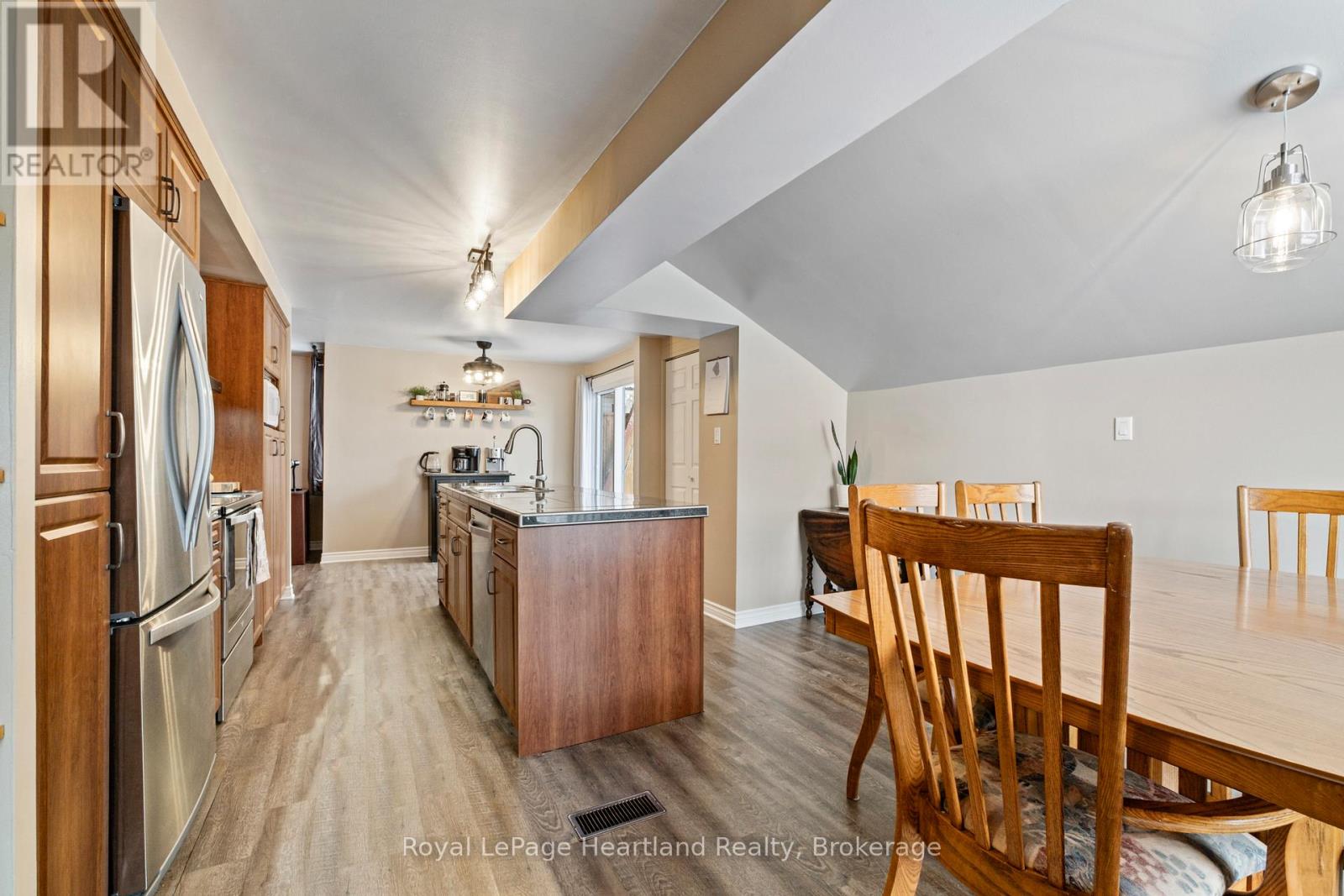 70399 Perth Road 164, South Huron, Ontario  N0K 1K0 - Photo 8 - X12600468