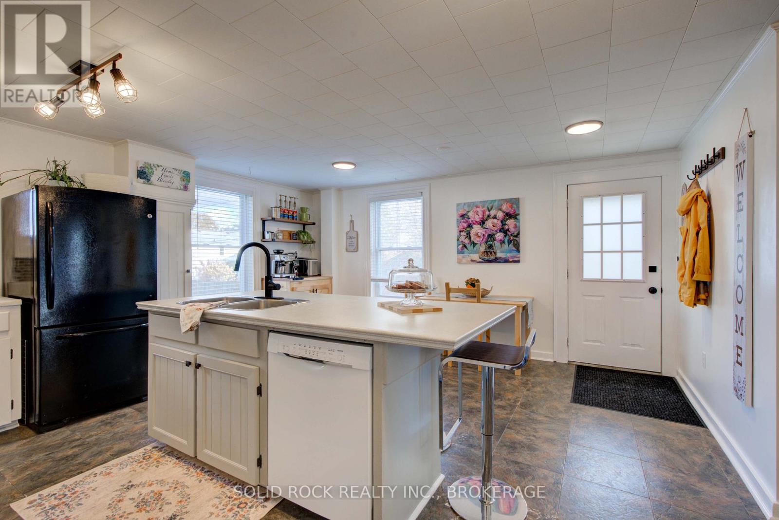 204 King Street W, Gananoque, Ontario  K7G 2G6 - Photo 11 - X12600428