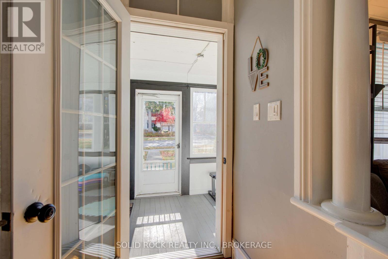 204 King Street W, Gananoque, Ontario  K7G 2G6 - Photo 4 - X12600428