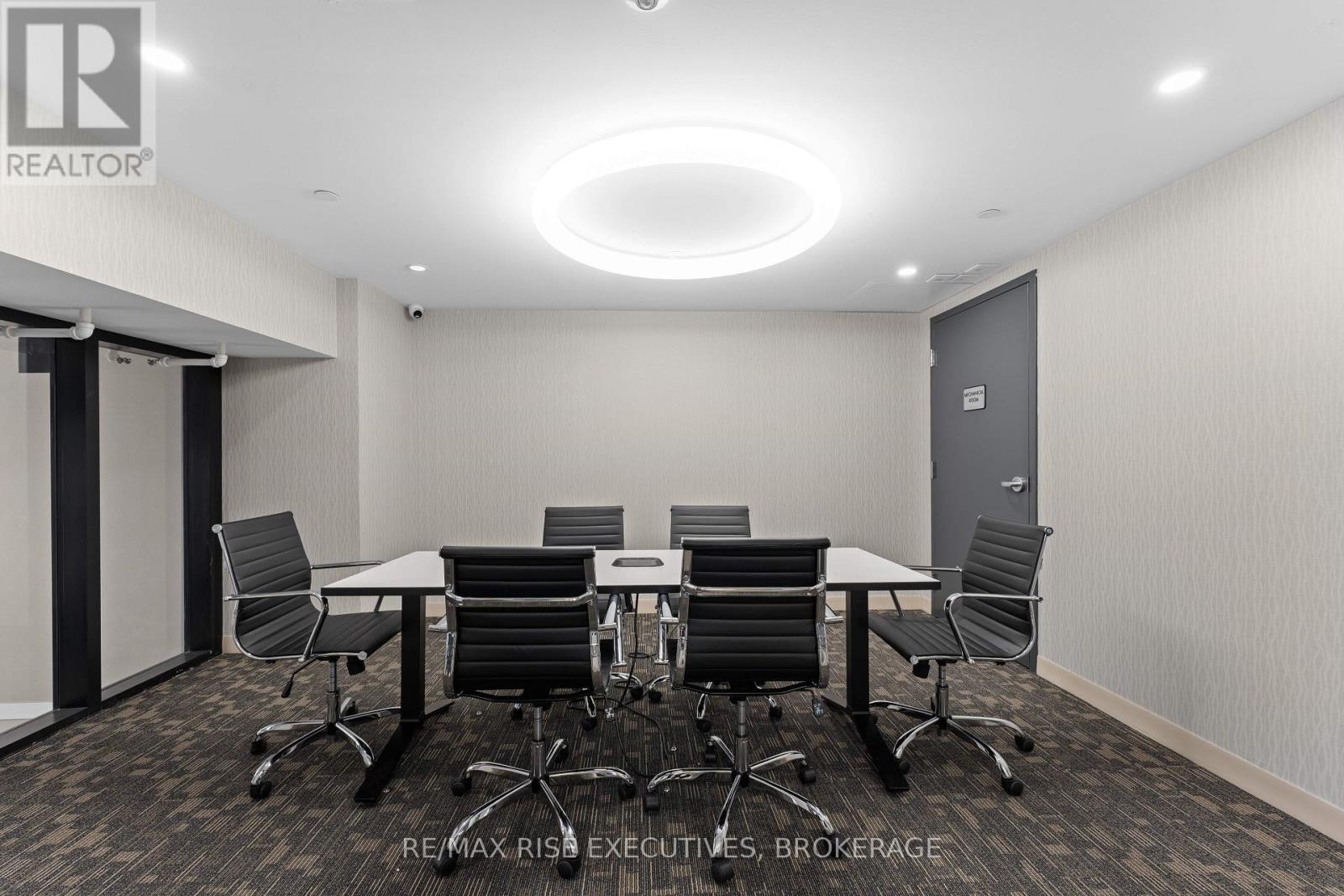 702 - 223 Princess Street, Kingston (East Of Sir John A. Blvd), Ontario  K7L 1B3 - Photo 20 - X12600450