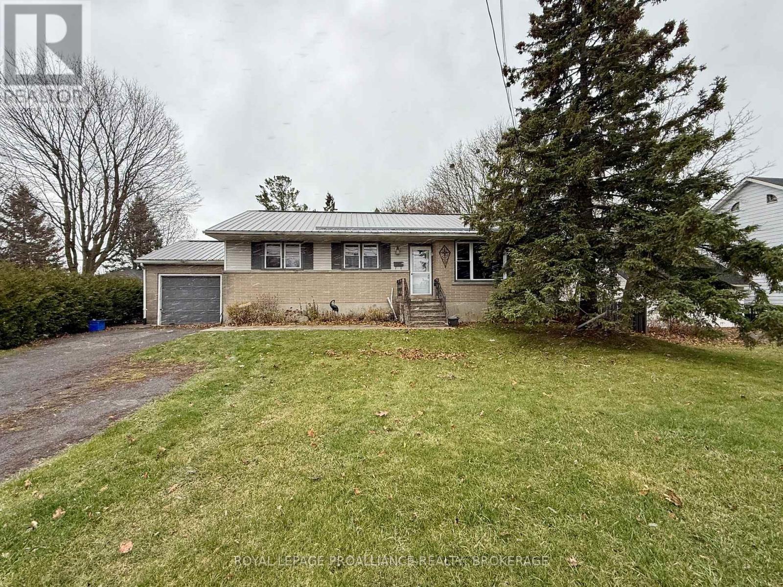 725 FRONT ROAD, Kingston, Ontario