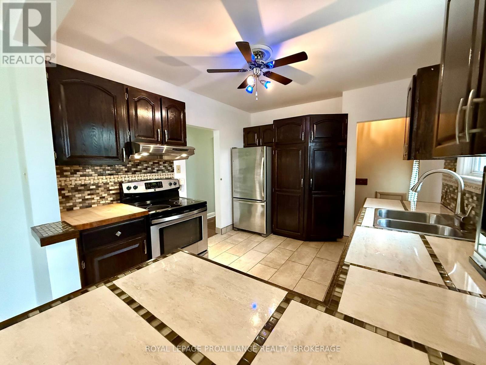 725 Front Road, Kingston, Ontario  K7M 5R6 - Photo 10 - X12600460