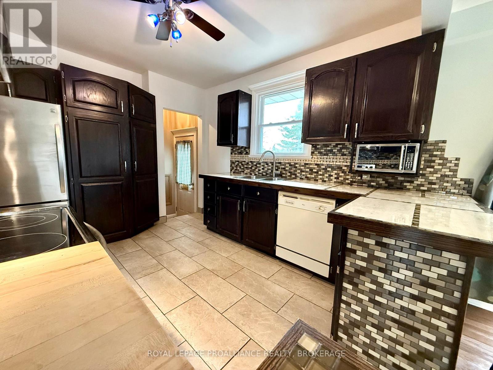 725 Front Road, Kingston, Ontario  K7M 5R6 - Photo 11 - X12600460