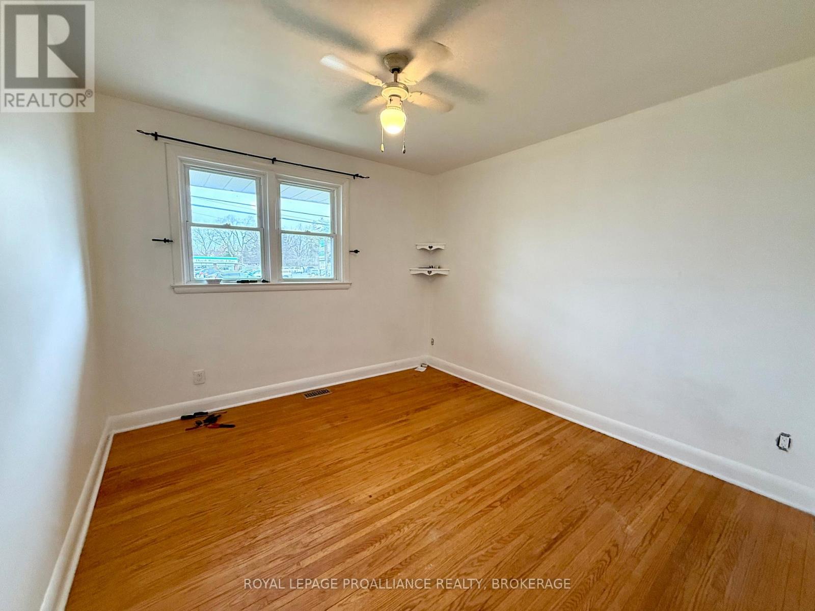 725 Front Road, Kingston, Ontario  K7M 5R6 - Photo 15 - X12600460