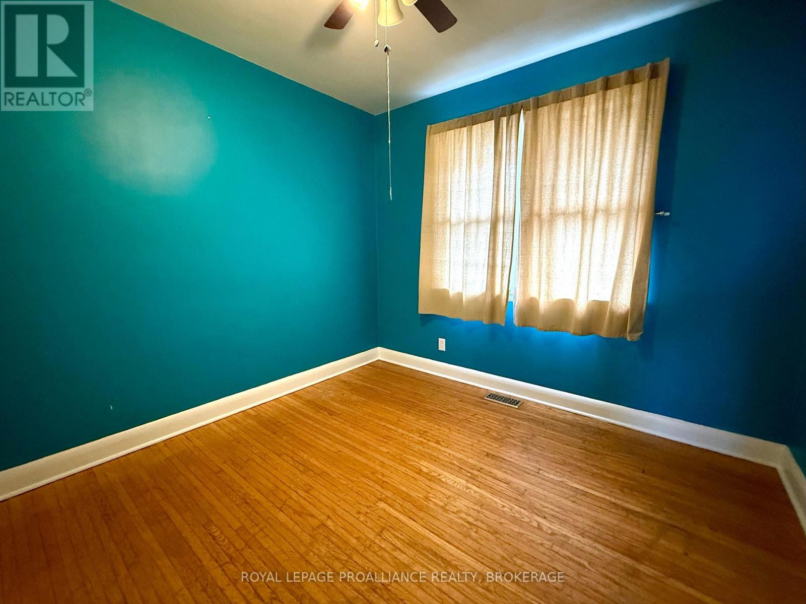 725 Front Road, Kingston, Ontario  K7M 5R6 - Photo 17 - X12600460