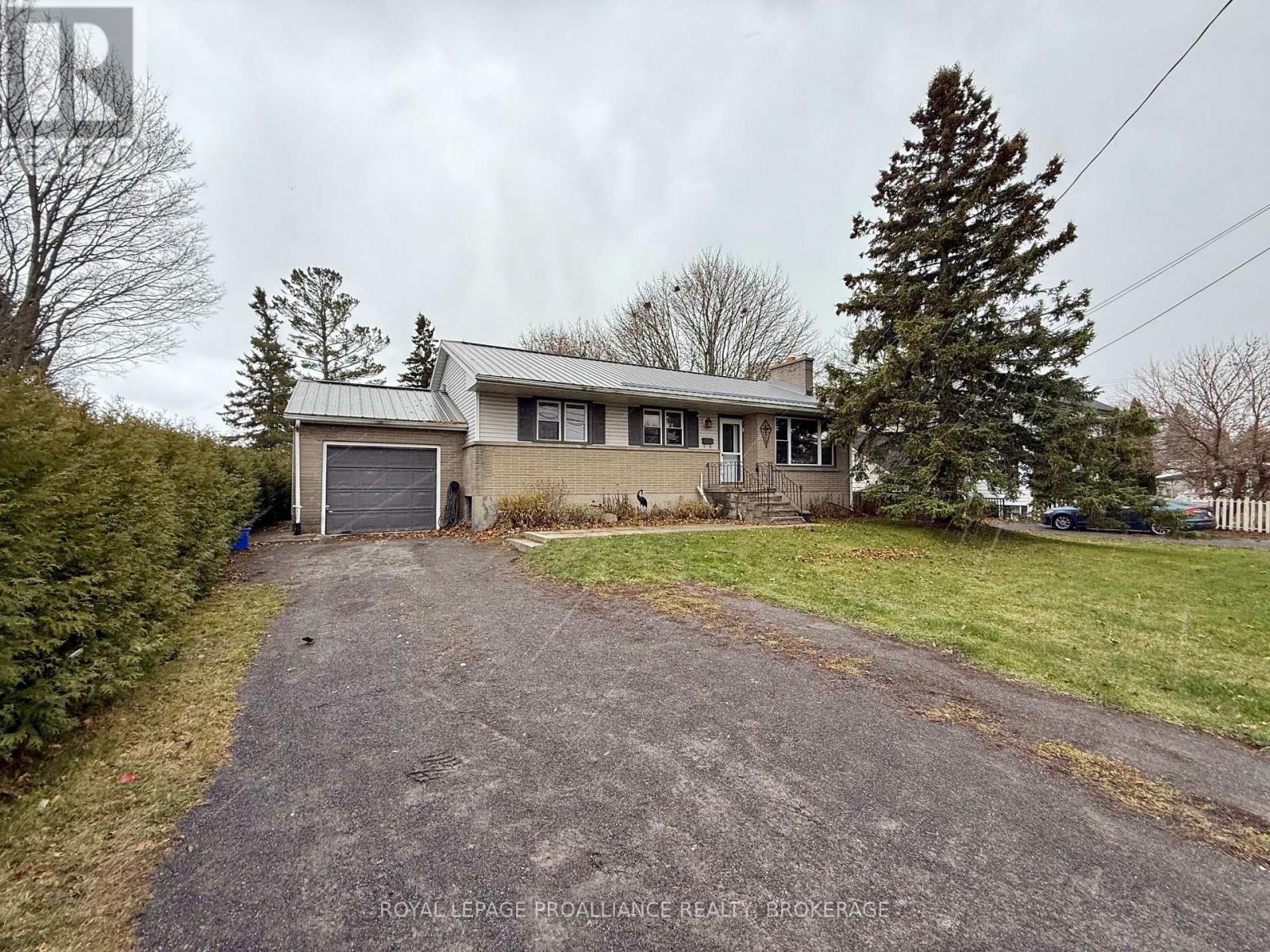 725 Front Road, Kingston, Ontario  K7M 5R6 - Photo 2 - X12600460