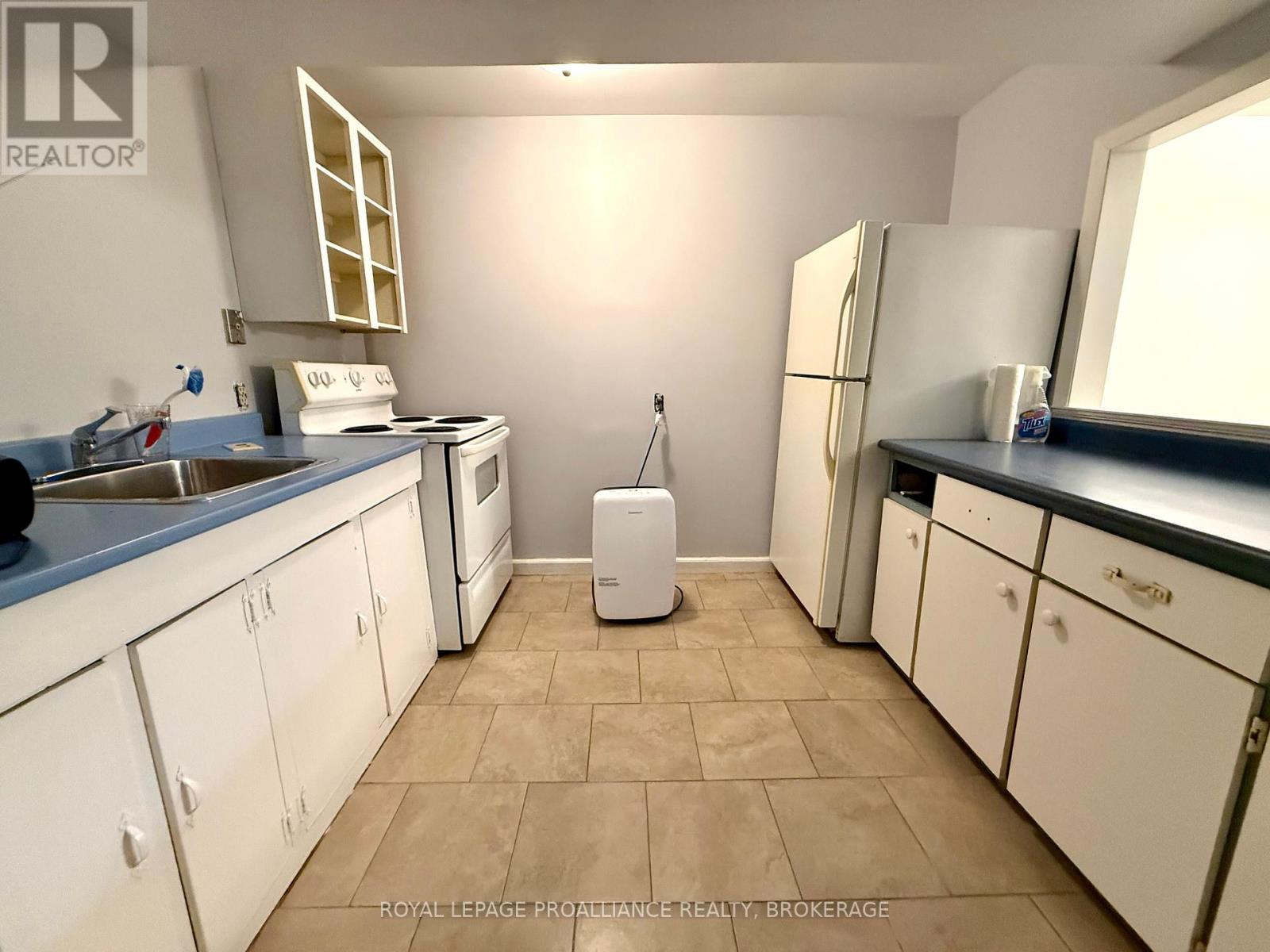 725 Front Road, Kingston, Ontario  K7M 5R6 - Photo 22 - X12600460