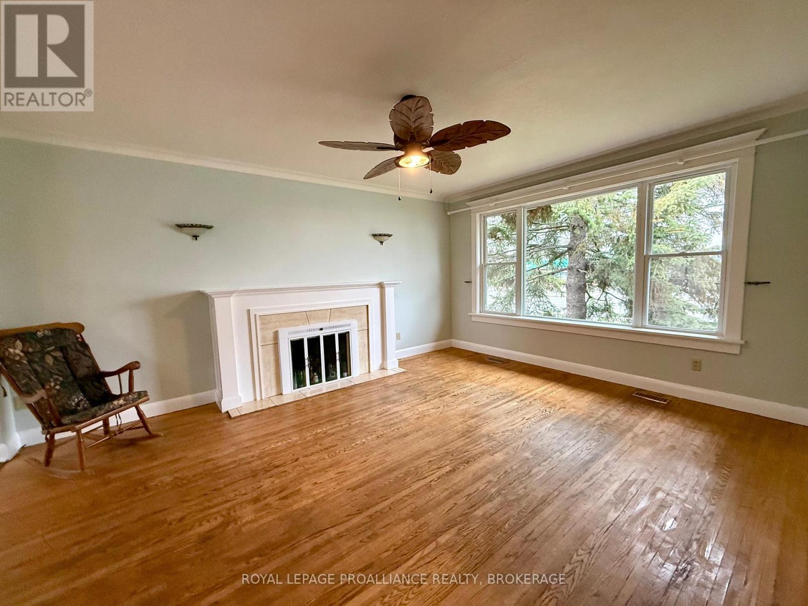 725 Front Road, Kingston, Ontario  K7M 5R6 - Photo 5 - X12600460