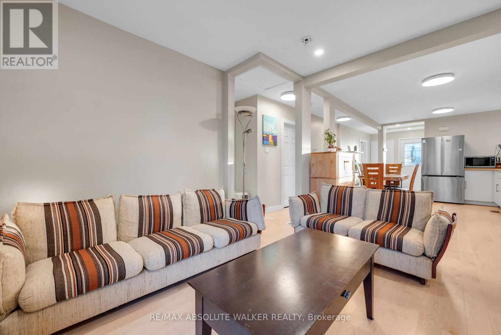 1343 Highgate Road, Ottawa, Ontario  K2C 2Y5 - Photo 4 - X12600418