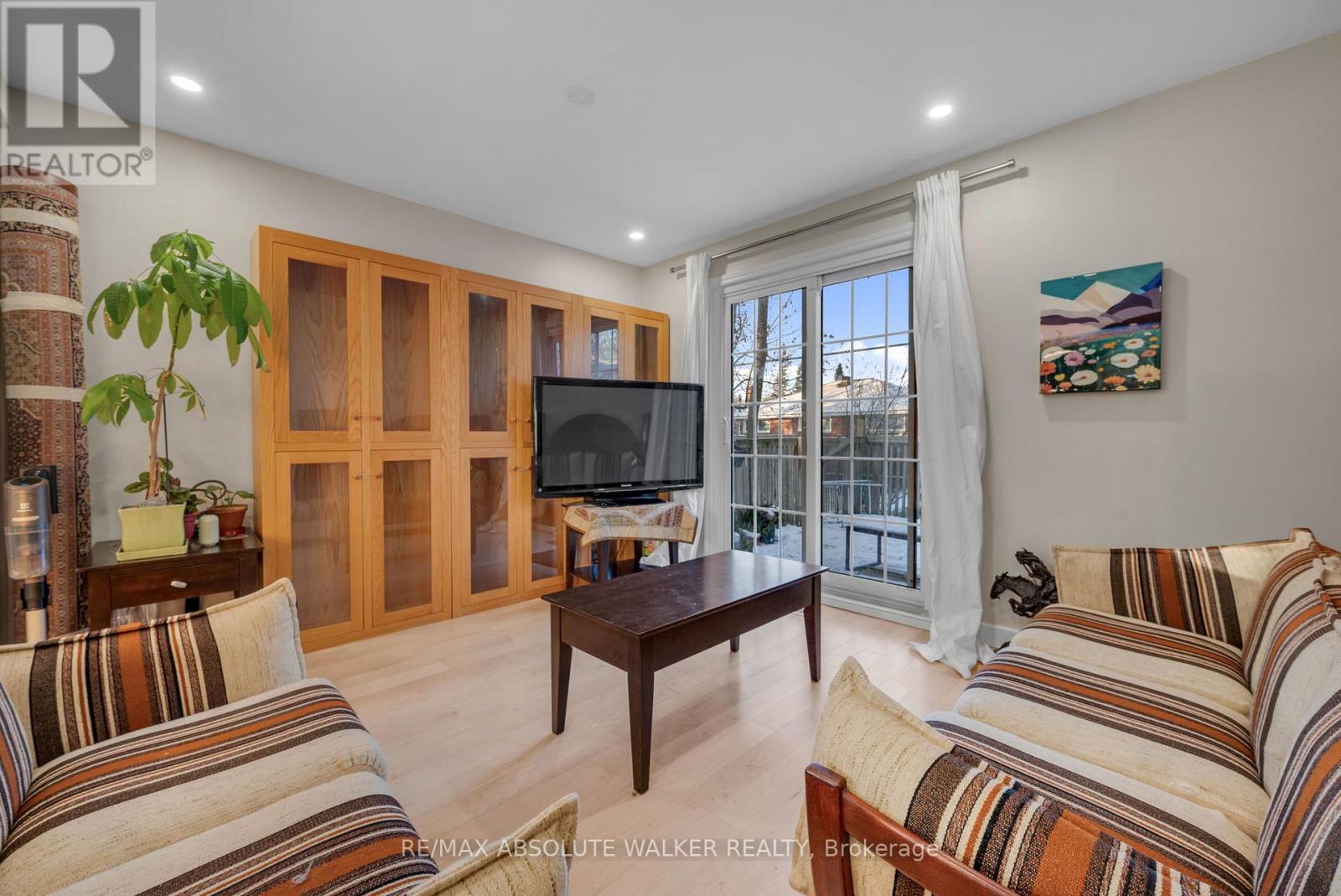 1343 Highgate Road, Ottawa, Ontario  K2C 2Y5 - Photo 5 - X12600418