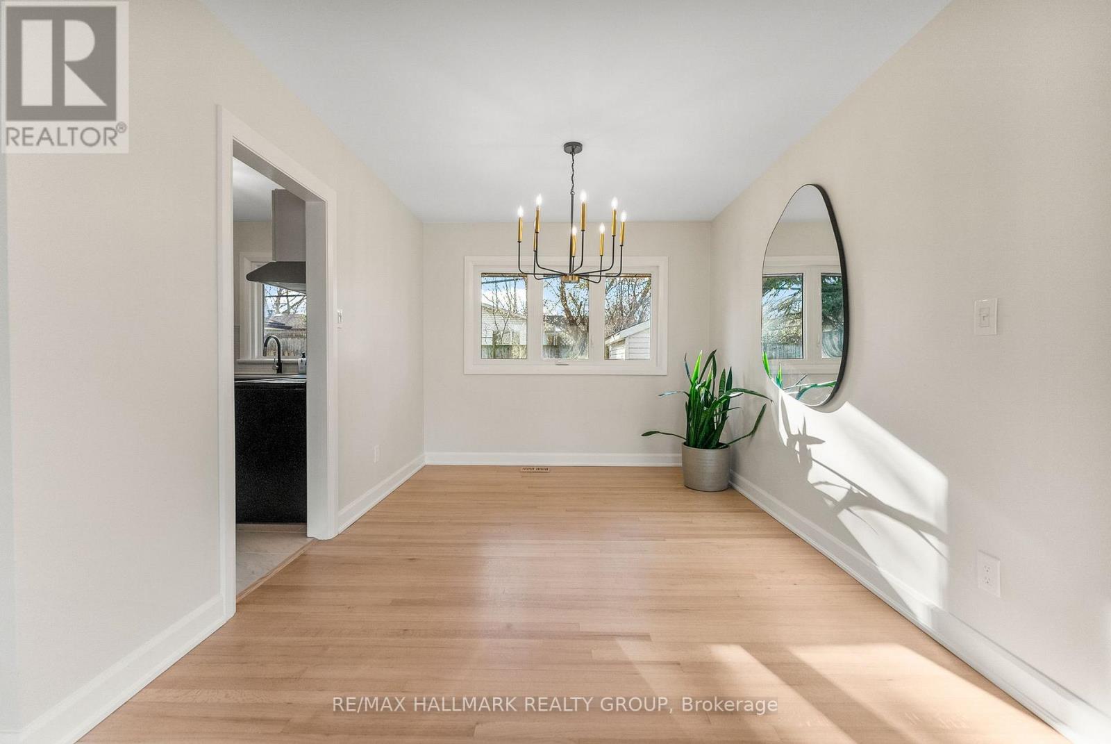 942 Elsett Drive, Ottawa, Ontario  K1G 2S9 - Photo 11 - X12600446