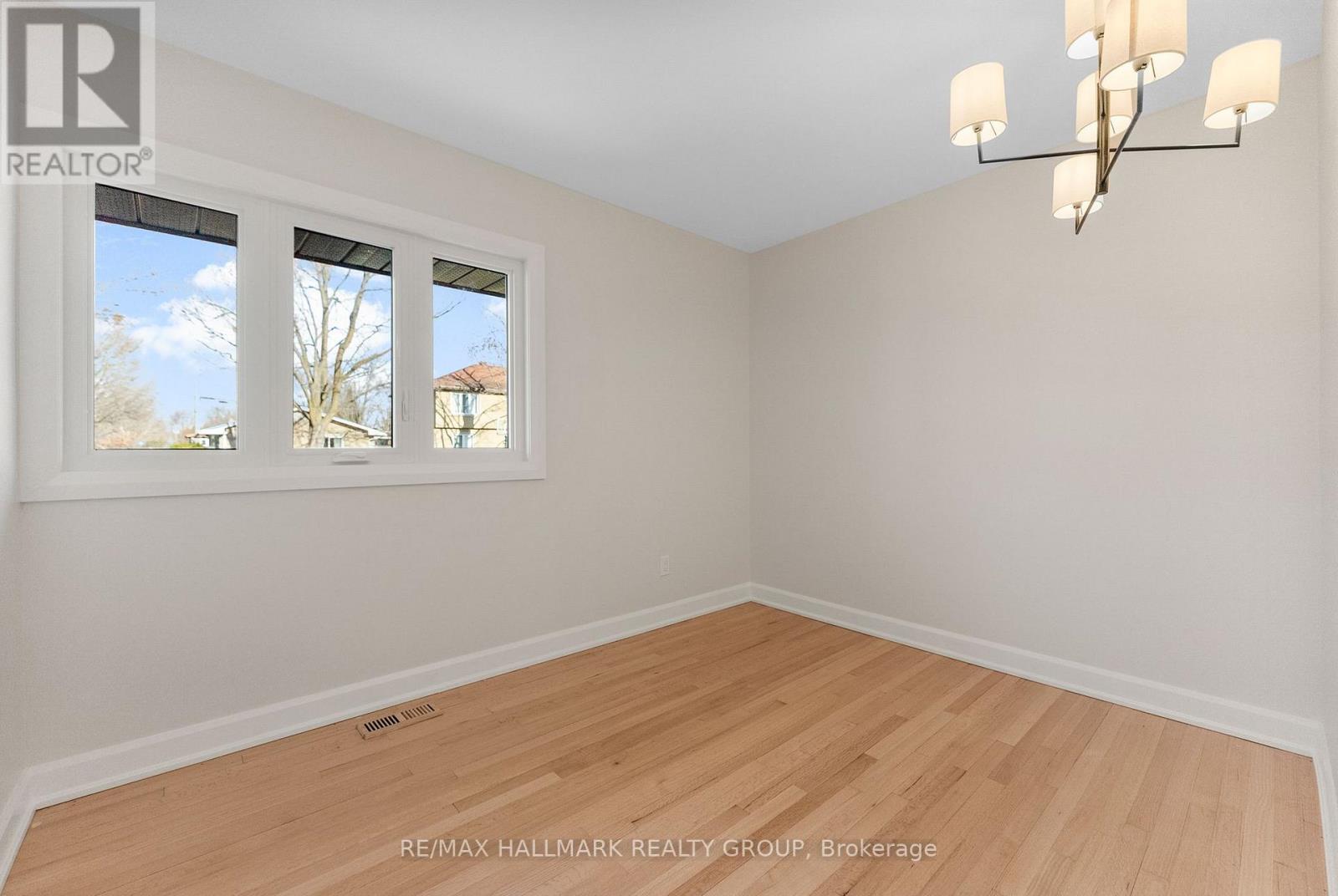 942 Elsett Drive, Ottawa, Ontario  K1G 2S9 - Photo 29 - X12600446