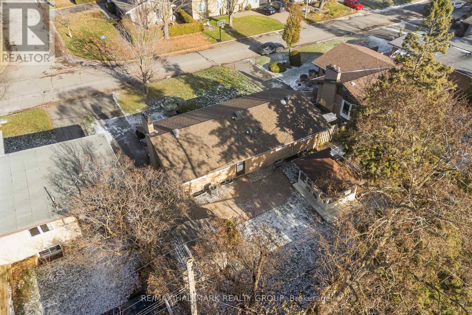 942 Elsett Drive, Ottawa, Ontario  K1G 2S9 - Photo 48 - X12600446