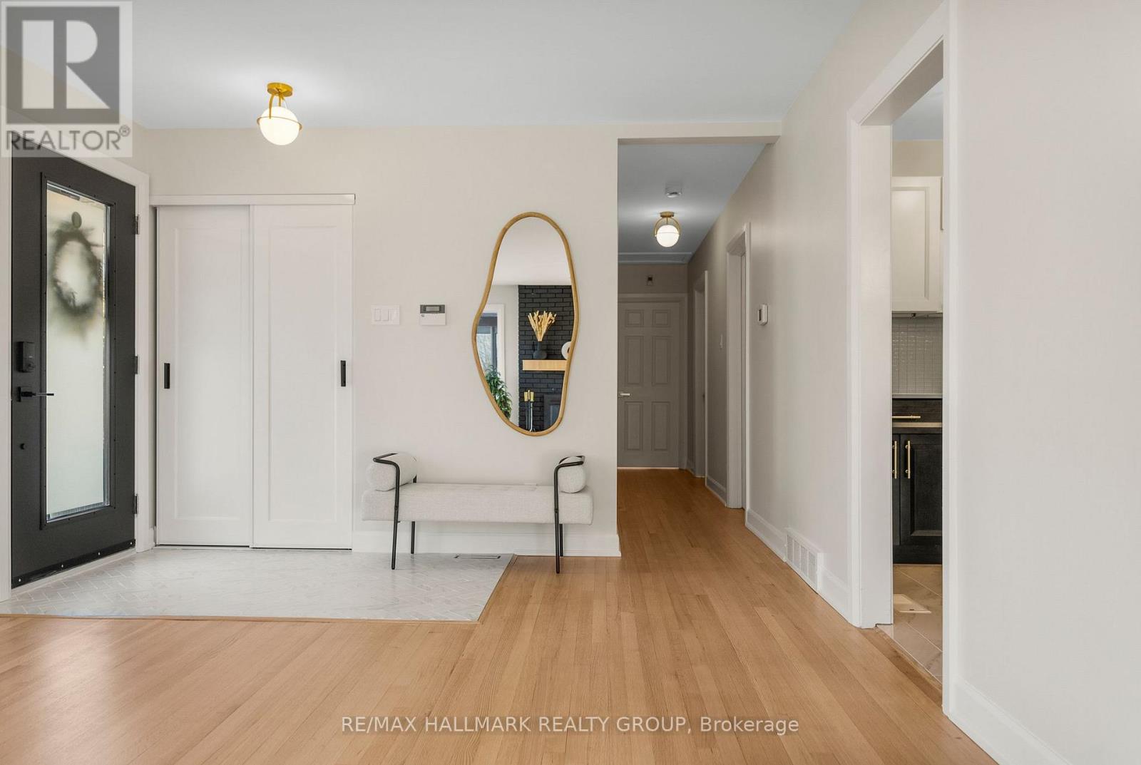 942 Elsett Drive, Ottawa, Ontario  K1G 2S9 - Photo 5 - X12600446