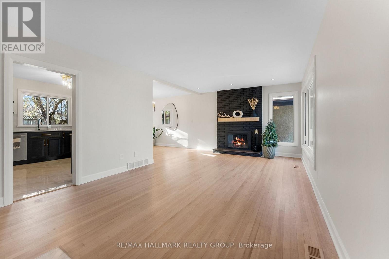 942 Elsett Drive, Ottawa, Ontario  K1G 2S9 - Photo 6 - X12600446