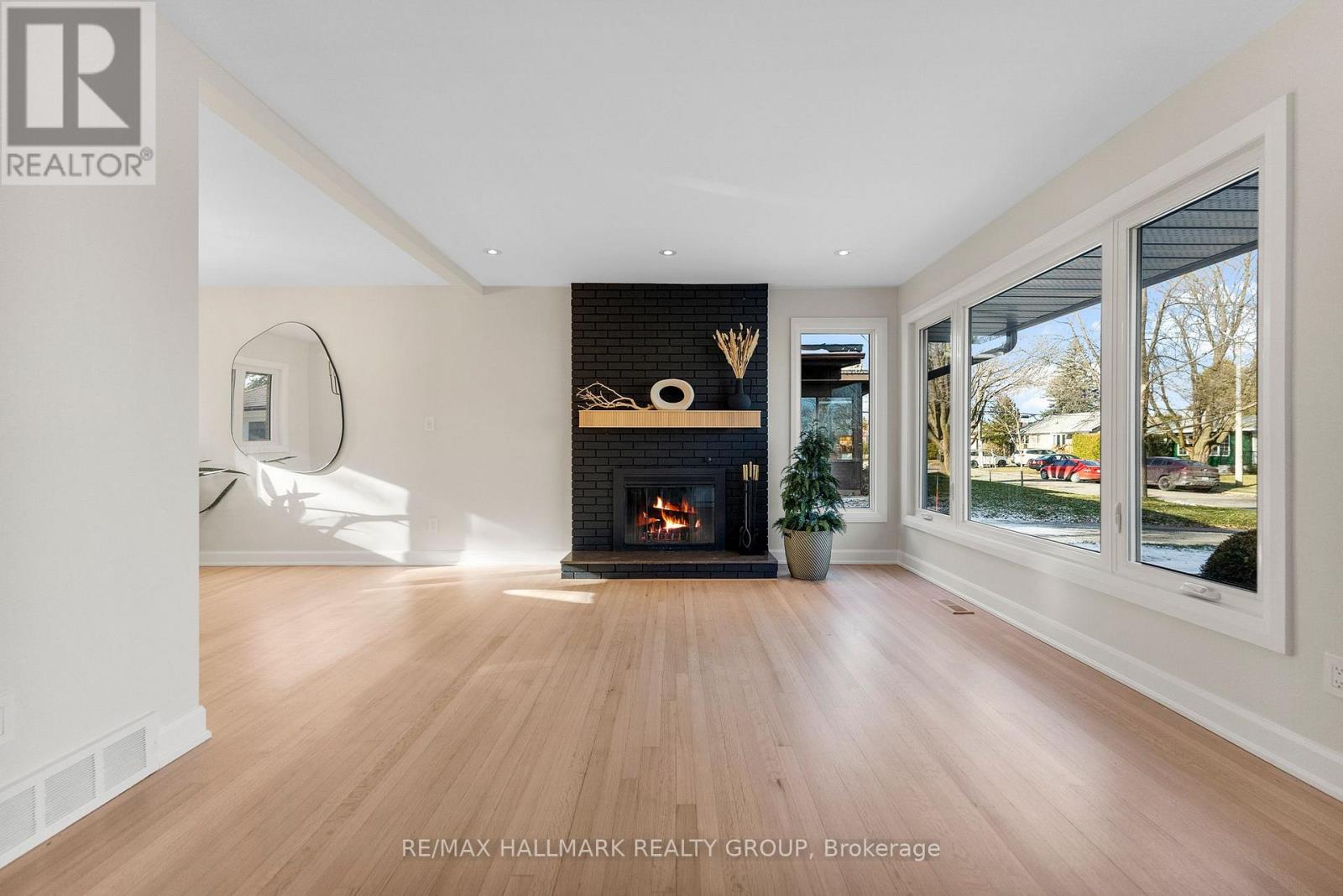 942 Elsett Drive, Ottawa, Ontario  K1G 2S9 - Photo 8 - X12600446