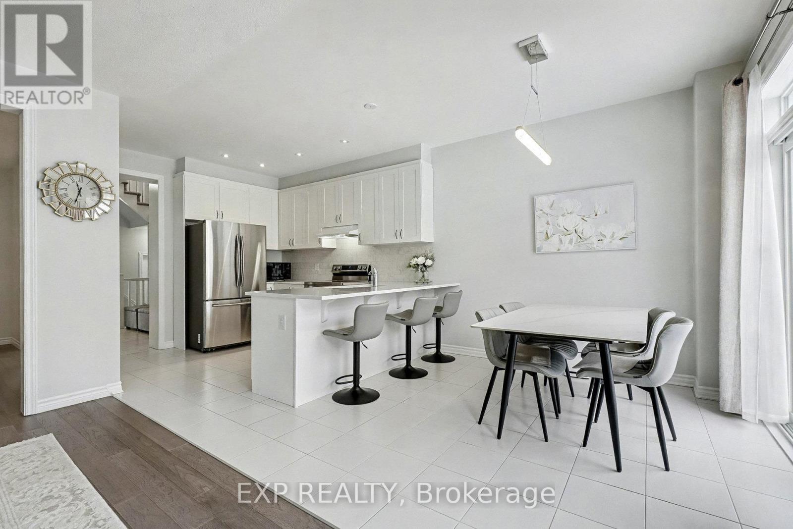 681 Broad Cove Crescent, Ottawa, Ontario  K2C 3H2 - Photo 7 - X12600462