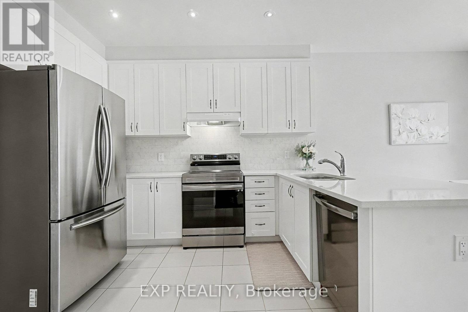 681 Broad Cove Crescent, Ottawa, Ontario  K2C 3H2 - Photo 9 - X12600462