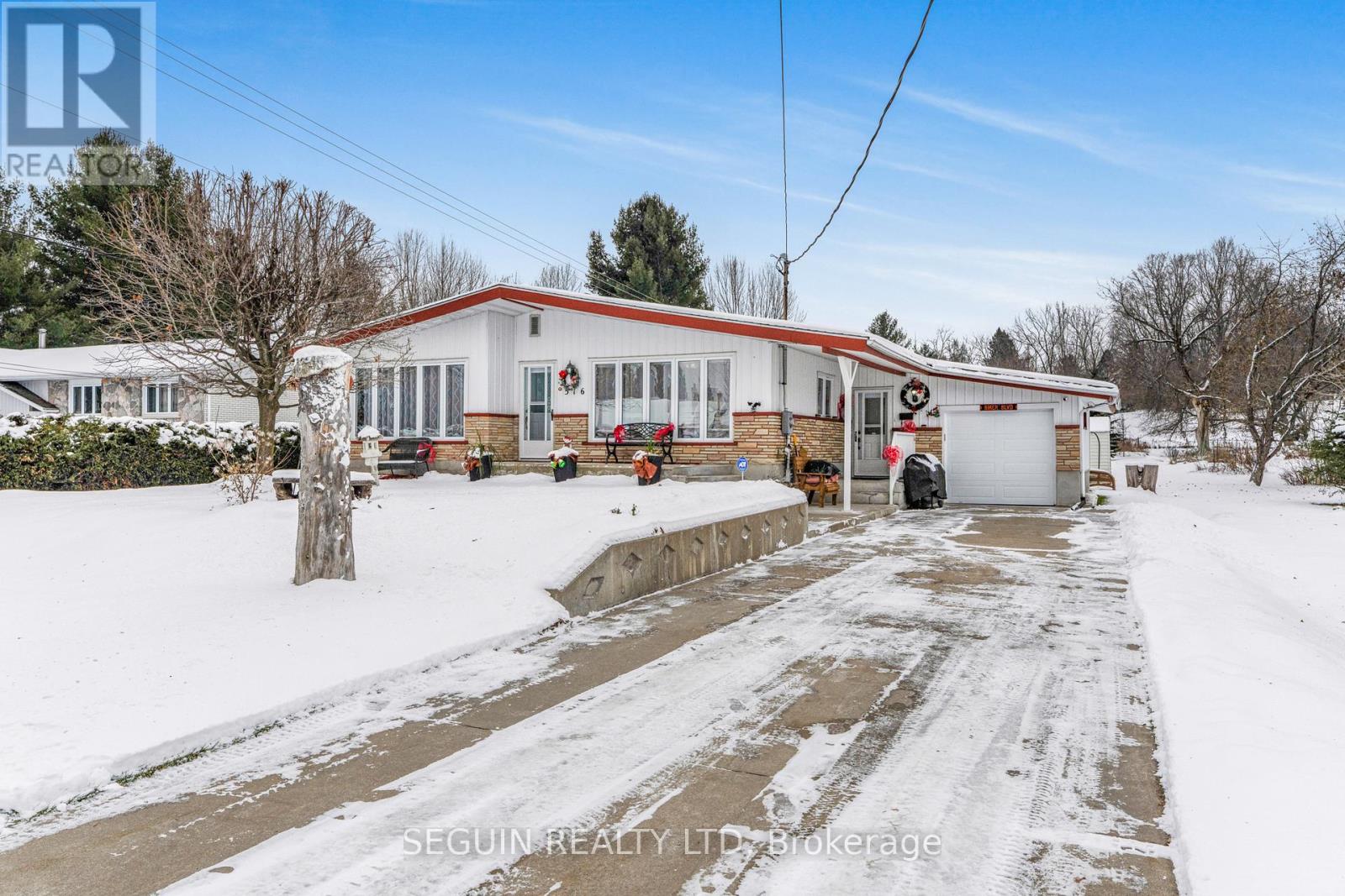 516 Front Road, Champlain, Ontario  K6A 2T4 - Photo 1 - X12598602