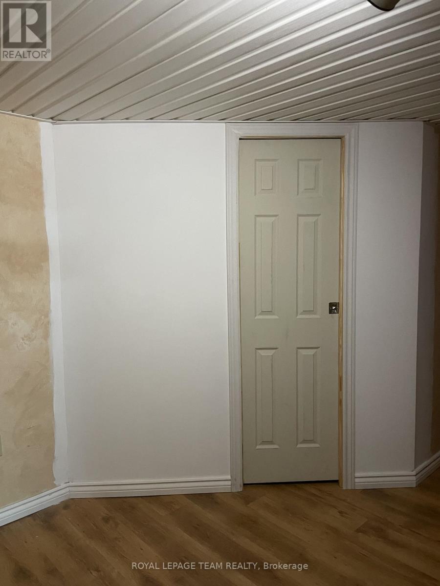 1094 Alenmede Crescent, Ottawa, Ontario K2B 8H3 - Photo 34 - X12485329