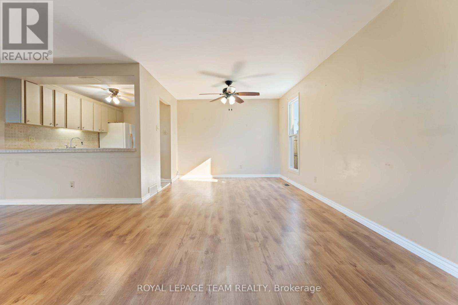 1094 Alenmede Crescent, Ottawa, Ontario K2B 8H3 - Photo 9 - X12485329