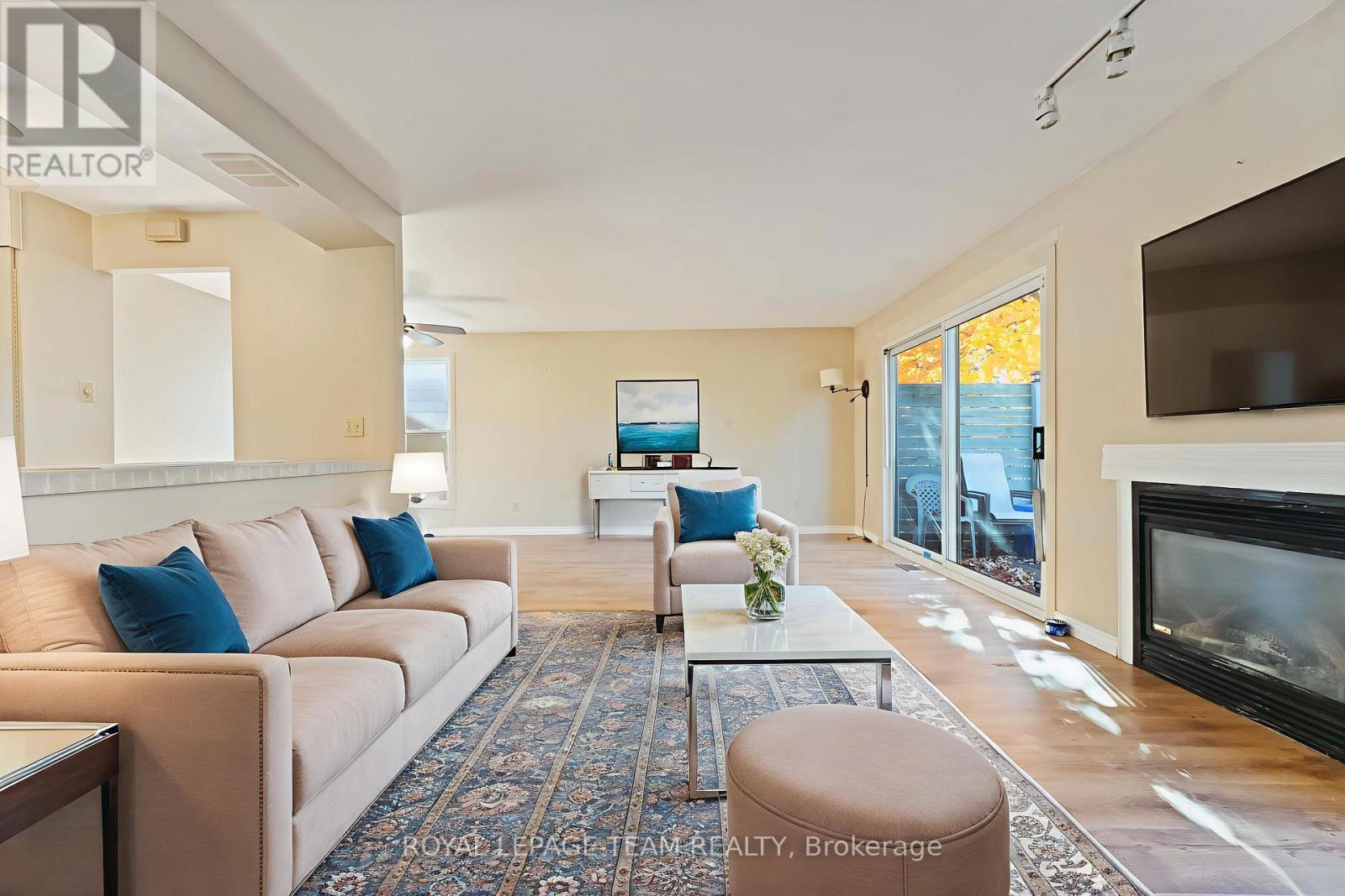 1094 Alenmede Crescent, Ottawa, Ontario K2B 8H3 - Photo 8 - X12485329