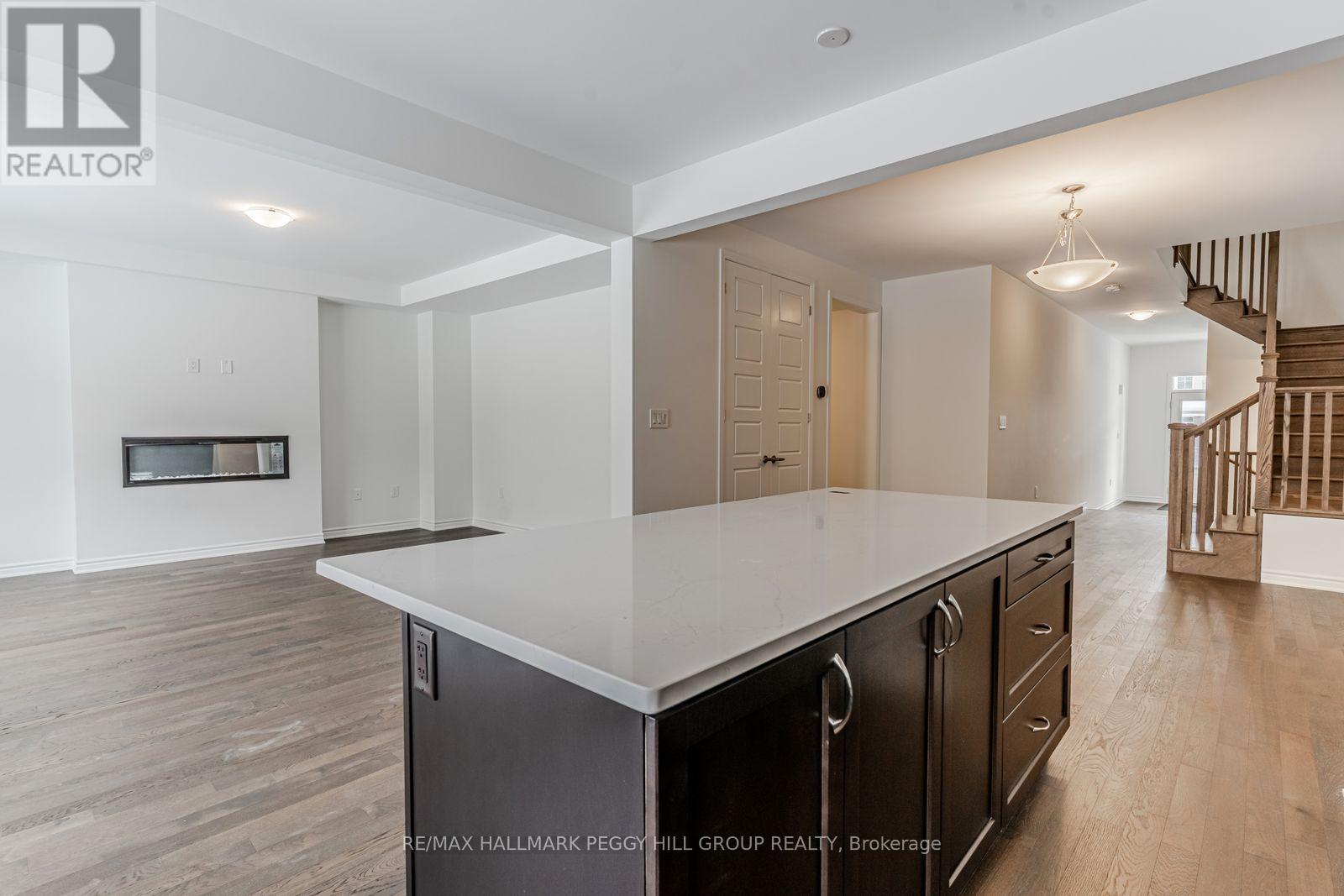 61 Ennerdale Street, Barrie, Ontario  L9J 0Z9 - Photo 4 - S12600476