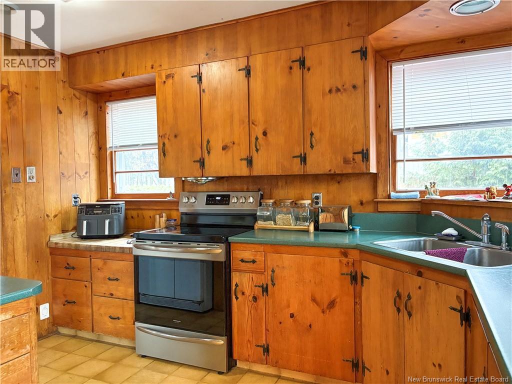 151 Chapel Street, Woodstock, New Brunswick  E7M 1G9 - Photo 9 - NB130651