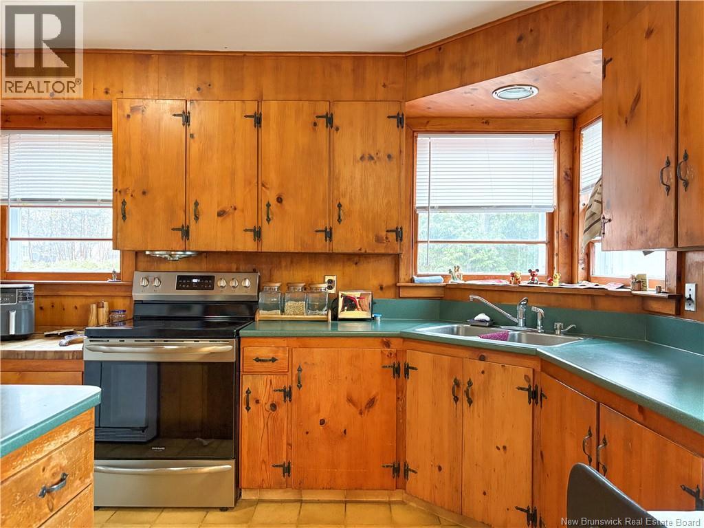 151 Chapel Street, Woodstock, New Brunswick  E7M 1G9 - Photo 8 - NB130651