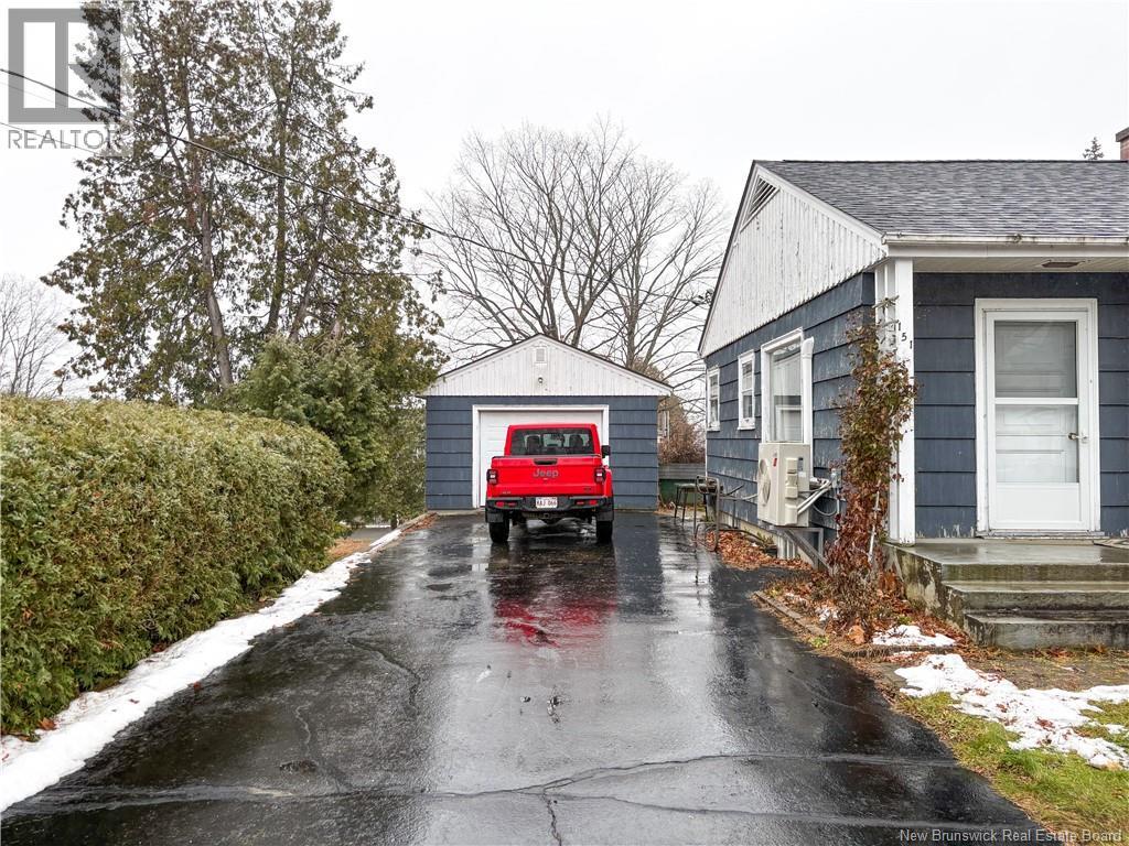 151 Chapel Street, Woodstock, New Brunswick  E7M 1G9 - Photo 3 - NB130651