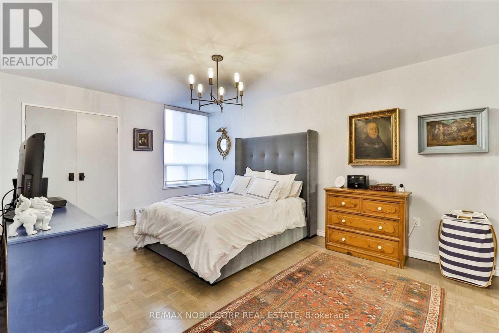 1201 - 360 Ridelle Avenue, Toronto, Ontario  M6B 1K1 - Photo 10 - W12600412