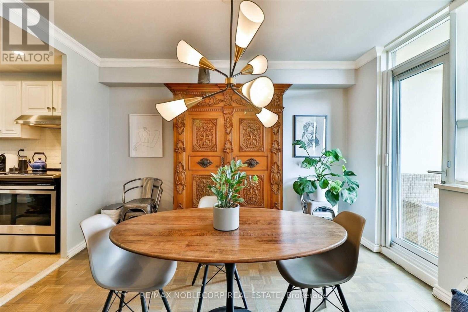 1201 - 360 Ridelle Avenue, Toronto, Ontario  M6B 1K1 - Photo 7 - W12600412