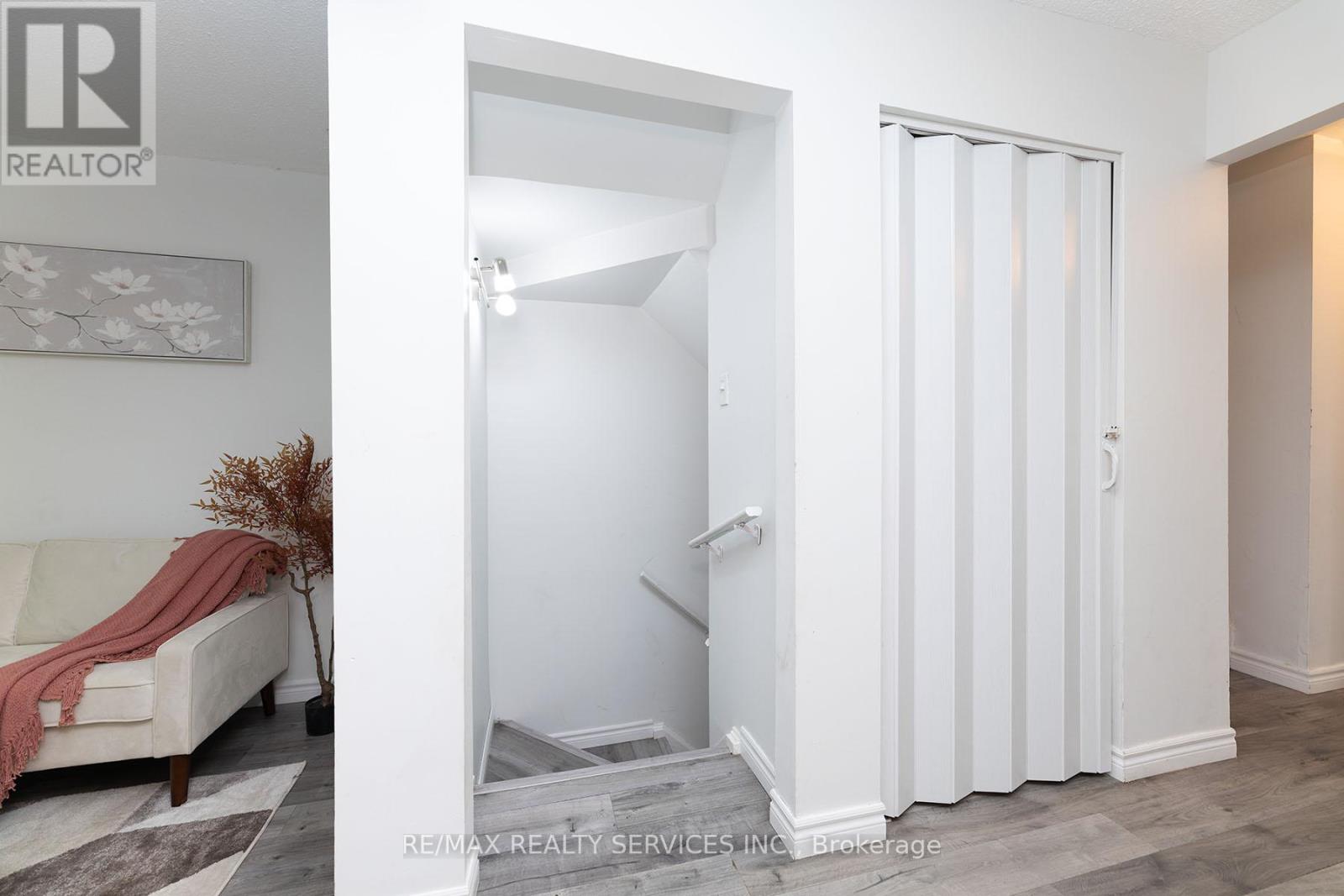 Unit 3 - 1306 Guelph Line, Burlington (Mountainside), Ontario  L7P 2S9 - Photo 35 - W12600430