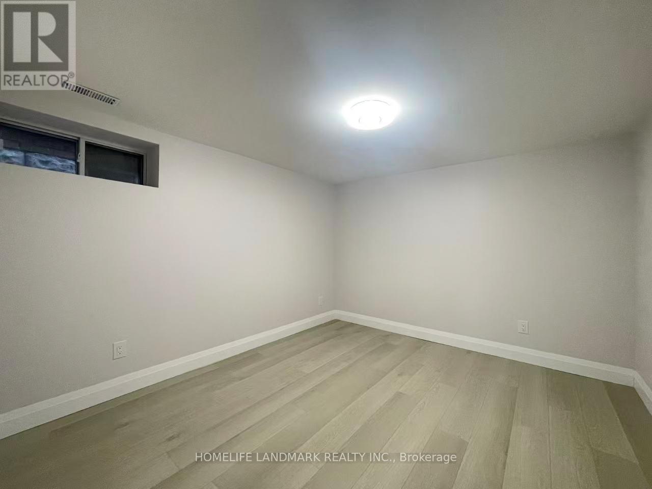 Lower - 544 Indian Road, Toronto, Ontario  M6P 2C2 - Photo 10 - W12600436