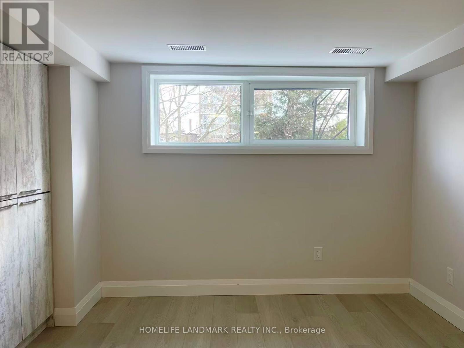 Lower - 544 Indian Road, Toronto, Ontario  M6P 2C2 - Photo 3 - W12600436