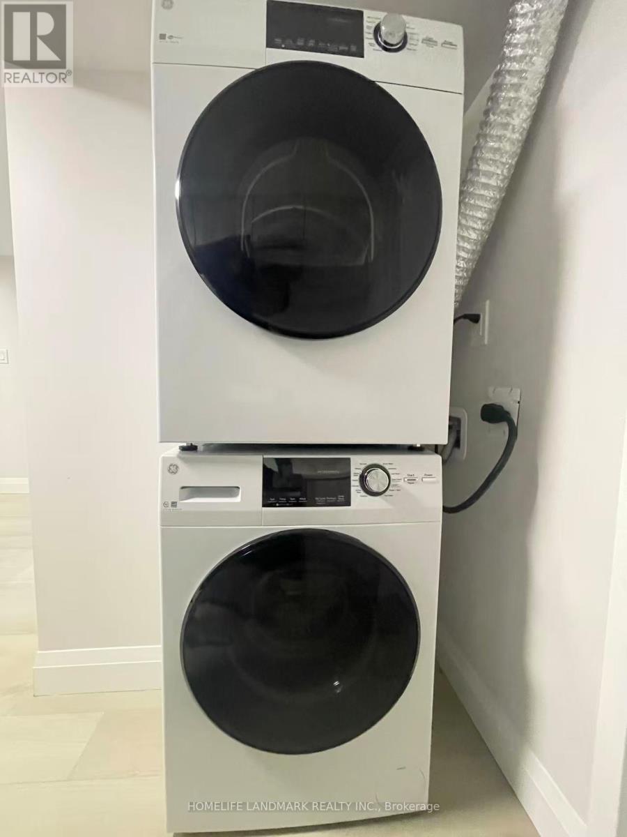 Lower - 544 Indian Road, Toronto, Ontario  M6P 2C2 - Photo 5 - W12600436