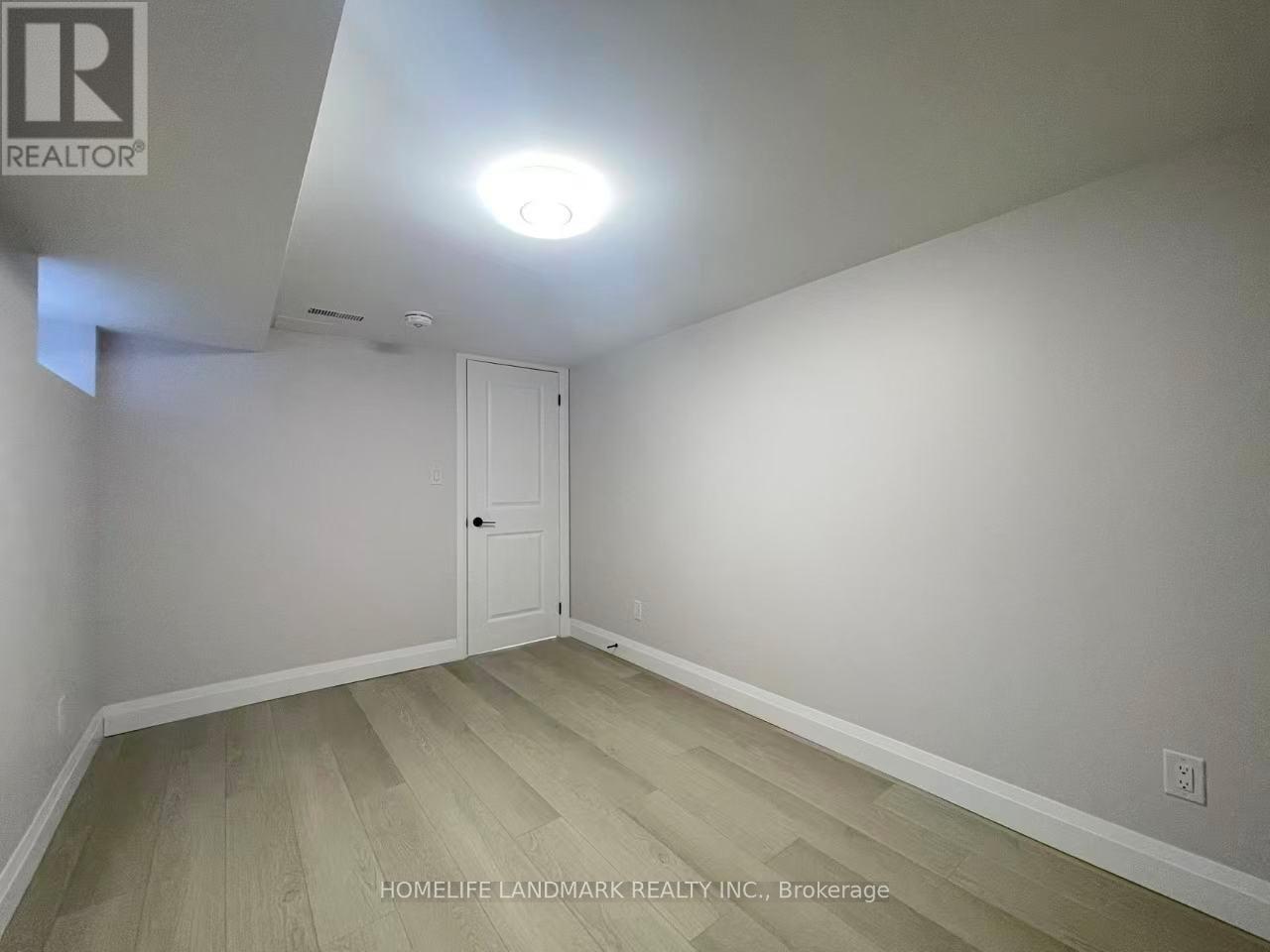 Lower - 544 Indian Road, Toronto, Ontario  M6P 2C2 - Photo 7 - W12600436