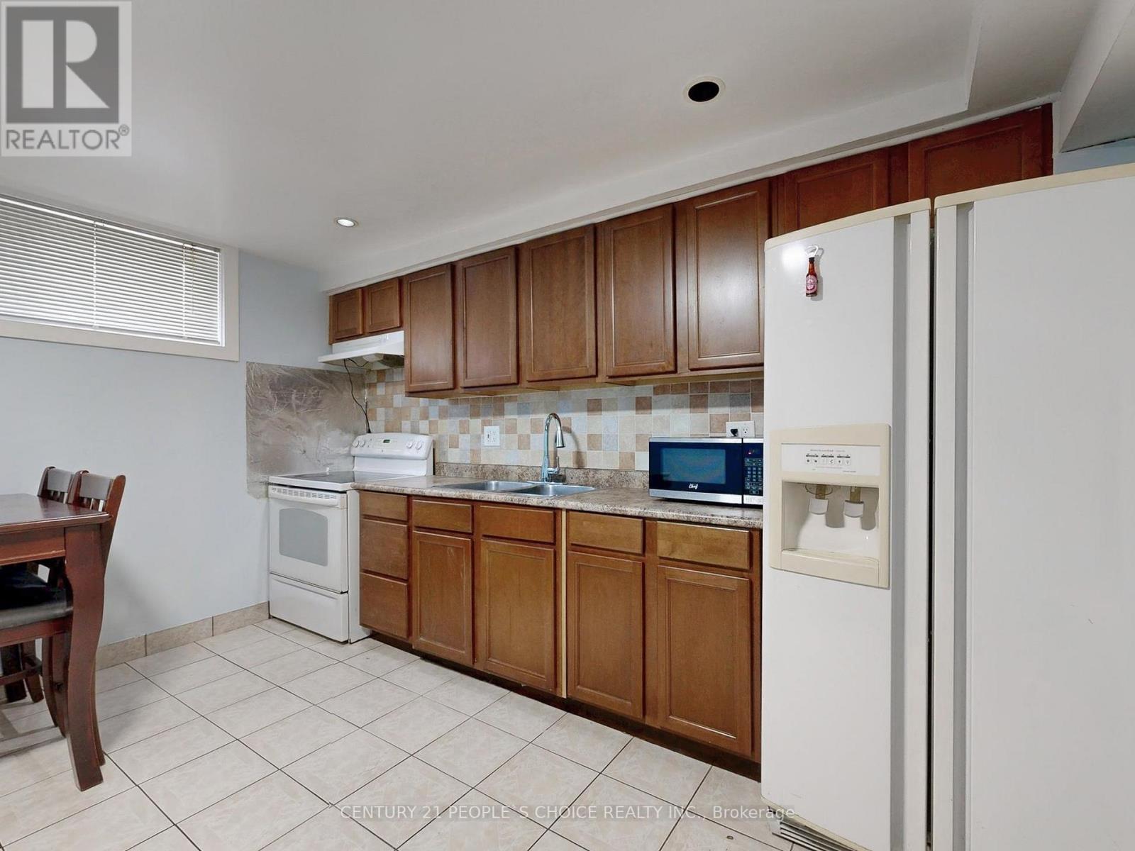 2864 Weston Road, Toronto (Humberlea-Pelmo Park), Ontario  M9M 2S3 - Photo 37 - W12600440