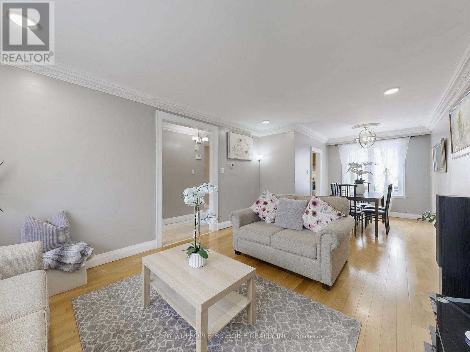 2864 Weston Road, Toronto (Humberlea-Pelmo Park), Ontario  M9M 2S3 - Photo 9 - W12600440