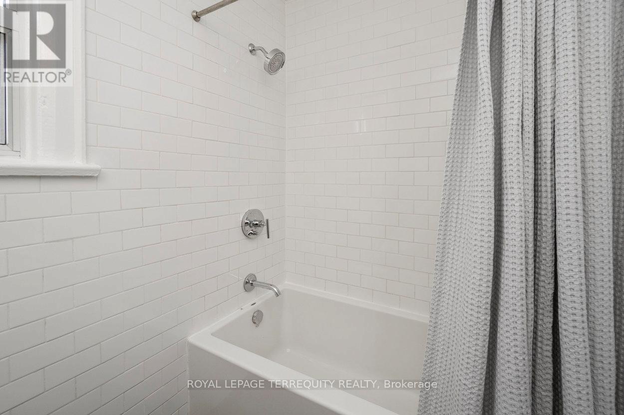 261 Blackthorn Avenue, Toronto, Ontario  M6N 3H7 - Photo 23 - W12600454