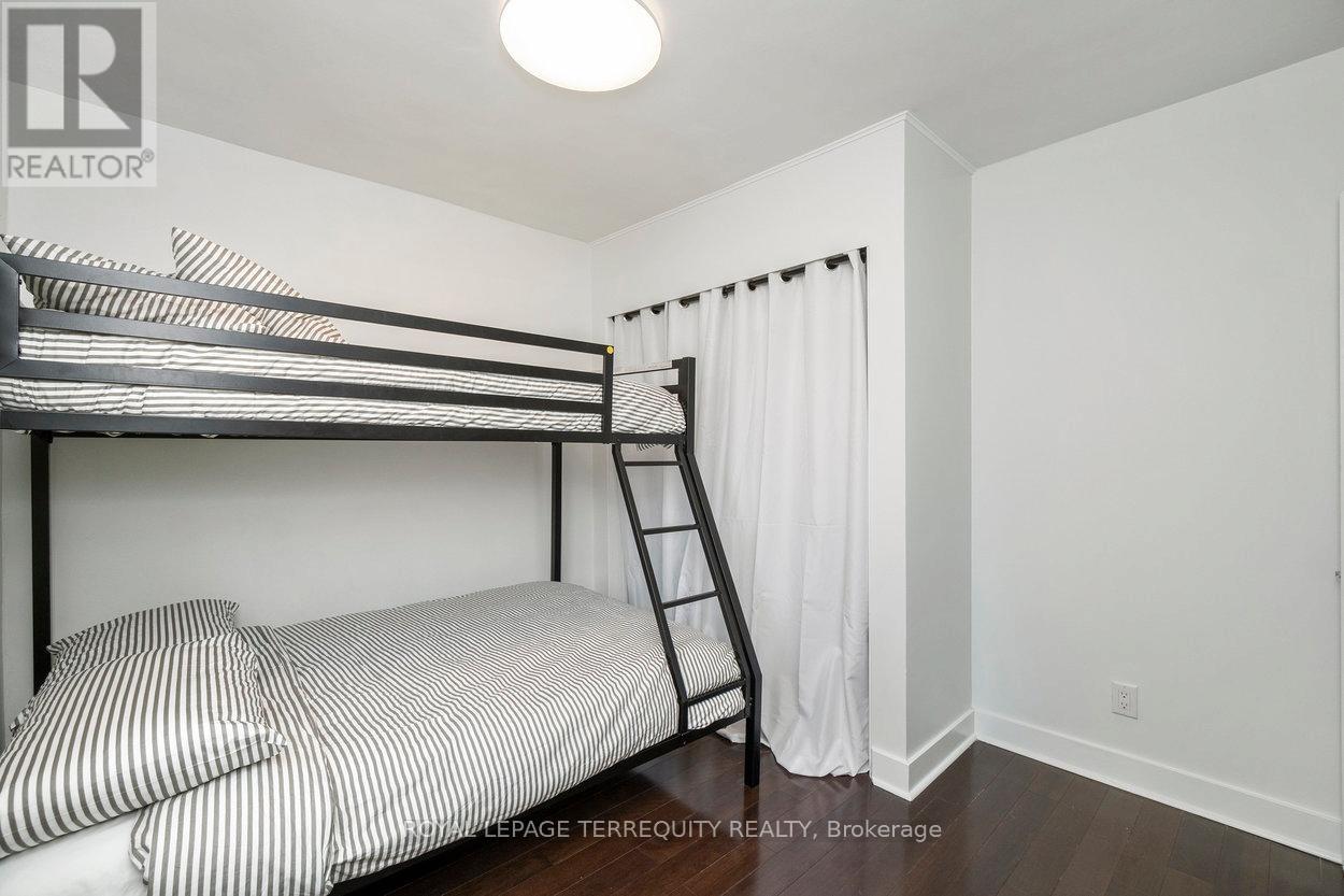 261 Blackthorn Avenue, Toronto, Ontario  M6N 3H7 - Photo 25 - W12600454