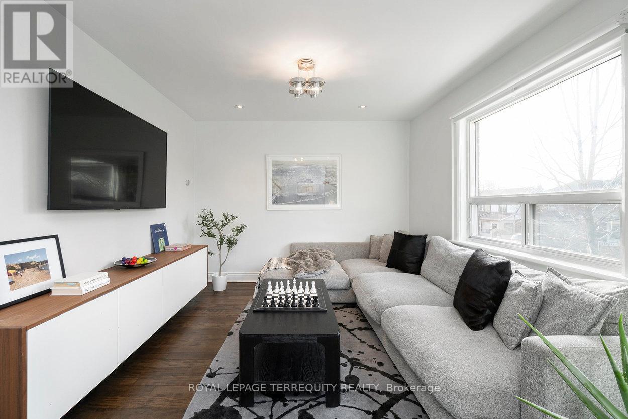 261 Blackthorn Avenue, Toronto, Ontario  M6N 3H7 - Photo 6 - W12600454