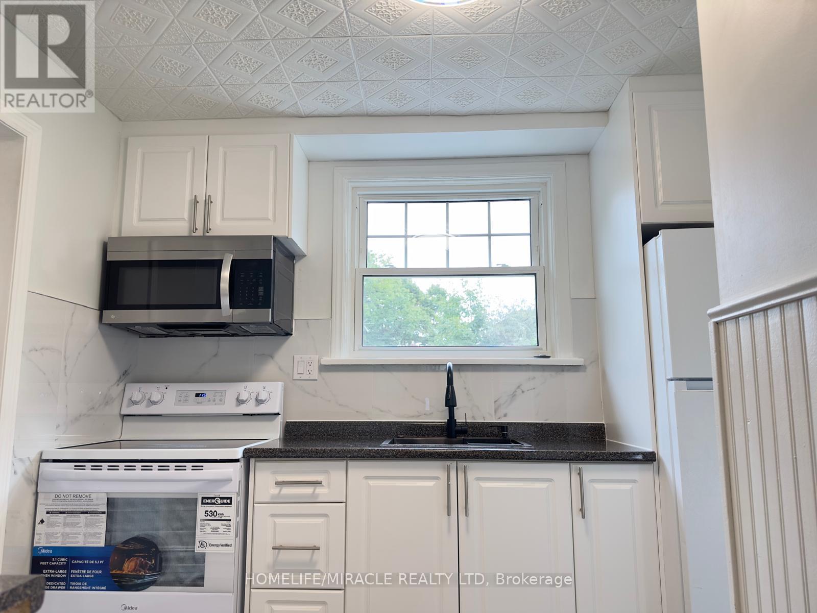 5672 Drummond Road, Niagara Falls, Ontario  L2G 4L4 - Photo 10 - X12600458