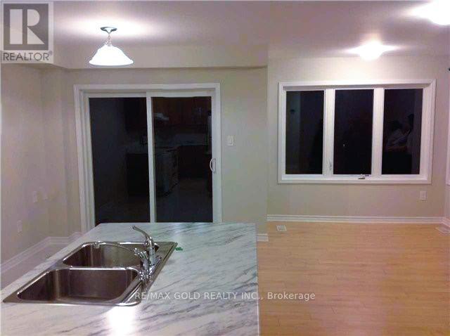 47 Lothbury Drive, Brampton, Ontario  L7A 4G6 - Photo 5 - W12599210