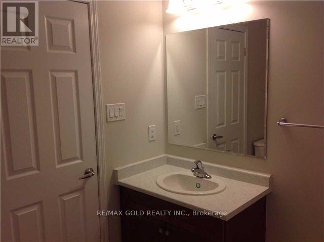 47 Lothbury Drive, Brampton, Ontario  L7A 4G6 - Photo 7 - W12599210